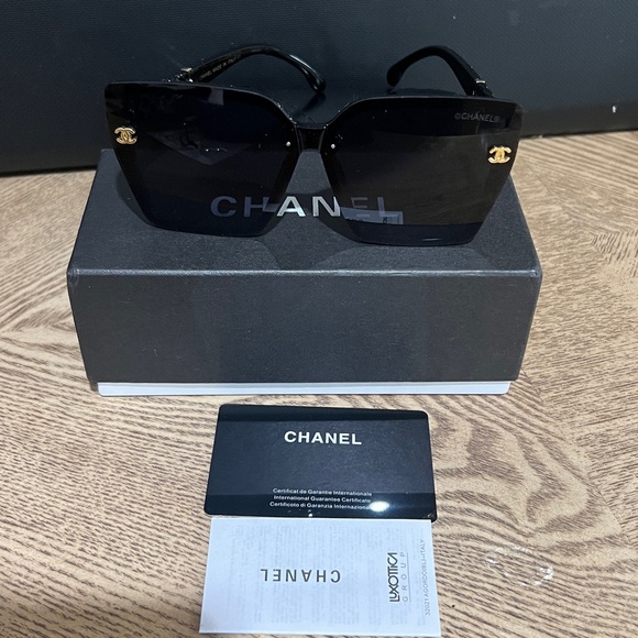 New CHANEL Elegant Auth.Black Sunglasses all accessories included - Picture 2 of 13